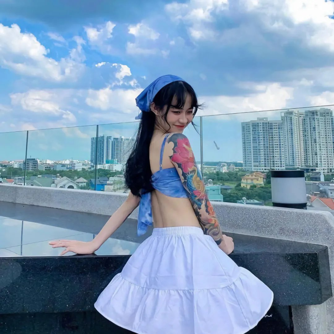 圆月映花都 海报