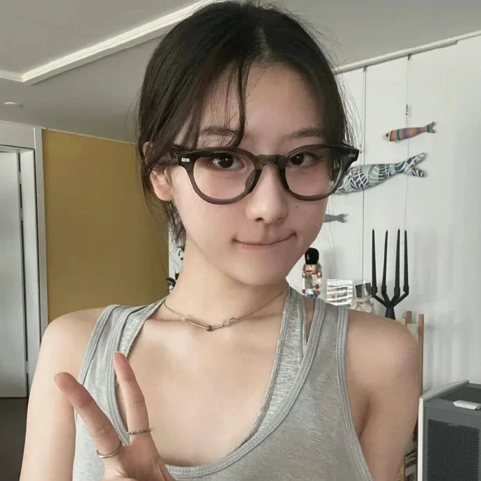 娇憨女郎 海报